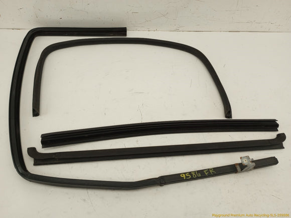 Hummer H3 Set Of 4 Window Seal Strip