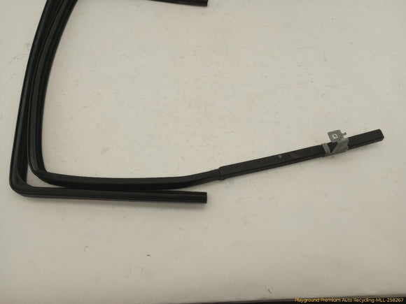 Hummer H3 Set Of Rear Door Seal Strips