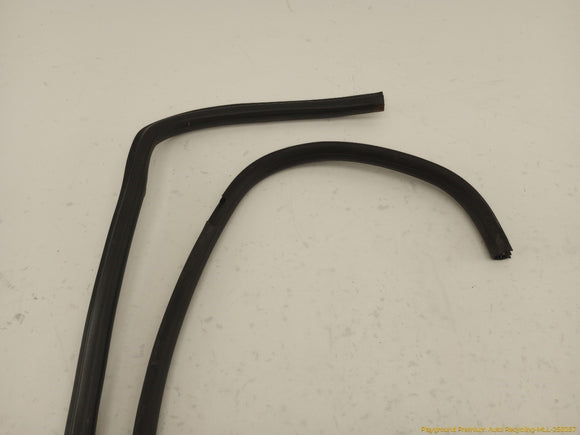 Hummer H3 Set Of Rear Door Seal Strips