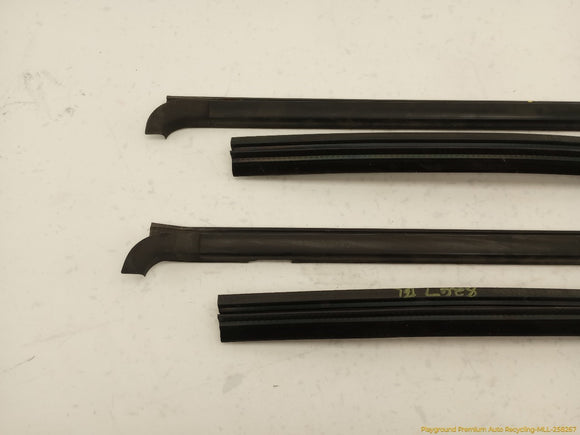 Hummer H3 Set Of Rear Door Seal Strips