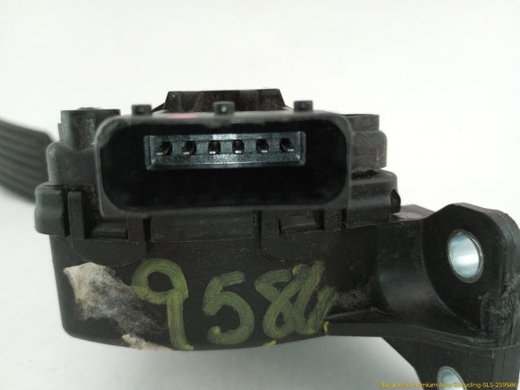 Hummer H3 Accelerator Gas Pedal