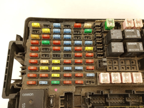 Hummer H3 Engine Fuse Box