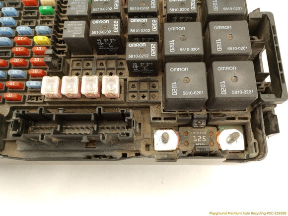 Hummer H3 Engine Fuse Box