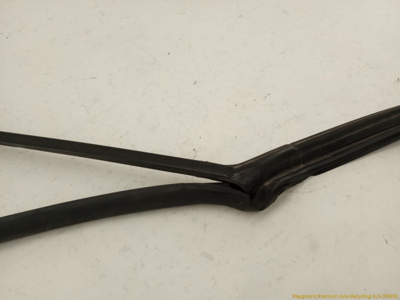 Chrysler Crossfire Windshield Seal Weatherstrip
