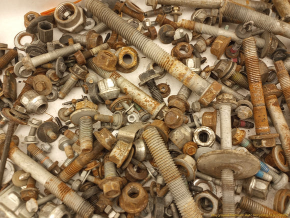 Hummer H3 Dismantling Hardware Fasteners Bolts & Nuts