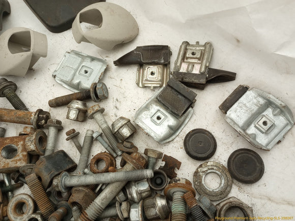 Hummer H3 Dismantling Hardware Fasteners Bolts & Nuts