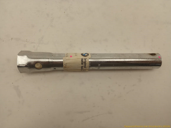 BMW 735i Set Of Vehicle Tools