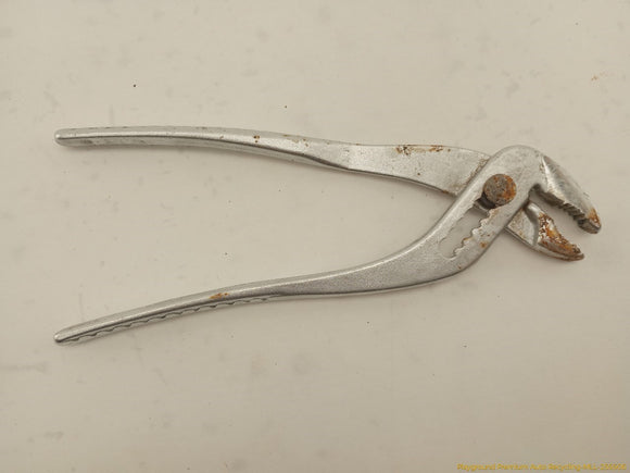 BMW 735i Set Of Vehicle Tools