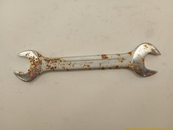 BMW 735i Set Of Vehicle Tools