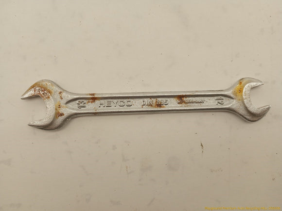 BMW 735i Set Of Vehicle Tools