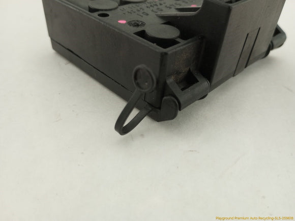 Chrysler Crossfire Engine Fuse Box