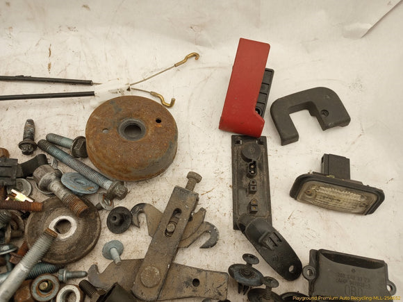 Chrysler Crossfire Dismantling Hardware Fasteners Bolts & Nuts