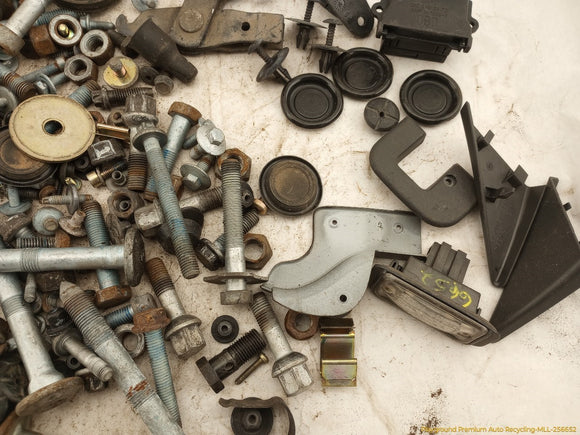 Chrysler Crossfire Dismantling Hardware Fasteners Bolts & Nuts
