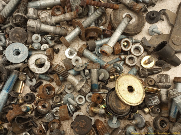 Chrysler Crossfire Dismantling Hardware Fasteners Bolts & Nuts