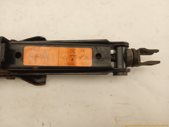 Nissan Xterra Vehicle Jack & Tools