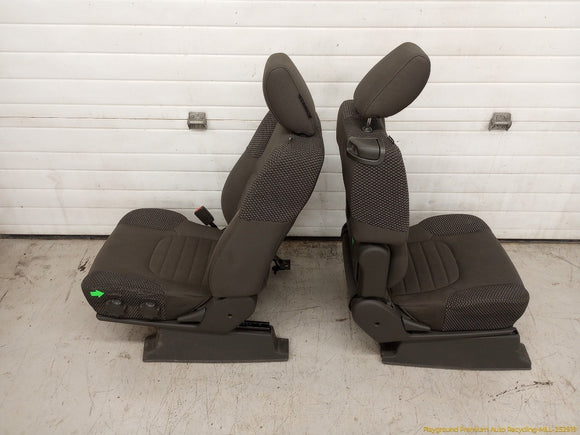 Nissan Xterra Pair Of Front Seats