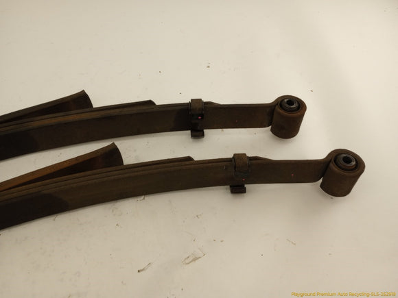 Nissan Xterra Pair Of Rear Leaf Springs