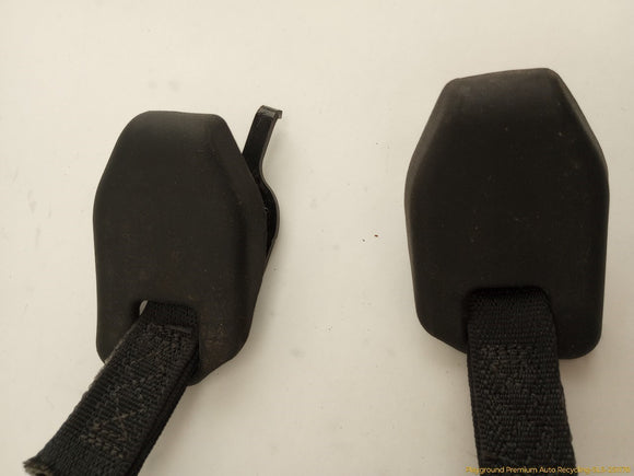 Dodge Durango Pair Of Center Seat Belt Retractors