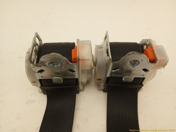 Dodge Durango Pair Of Rear Seat Belt Retractors & Buckles