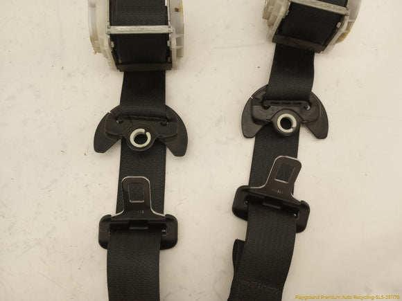 Dodge Durango Pair Of Rear Seat Belt Retractors & Buckles