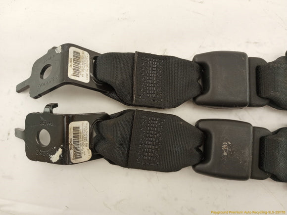 Dodge Durango Pair Of Rear Seat Belt Retractors & Buckles