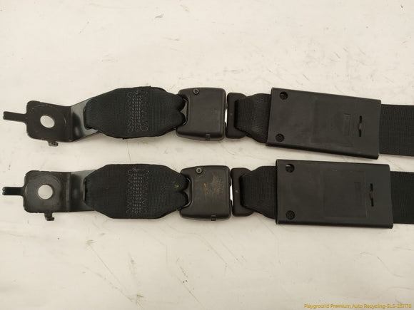 Dodge Durango Pair Of Rear Seat Belt Retractors & Buckles