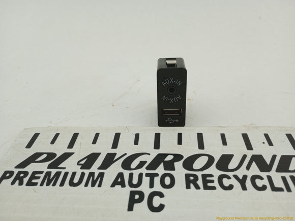 BMW Z4 AUX USB Socket