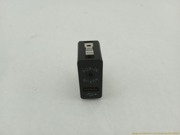 BMW Z4 AUX USB Socket