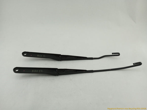 BMW Z4 Pair Of Windshield Wiper Arms