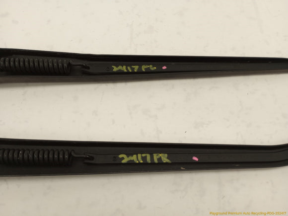 Lexus SC430 Pair Of Windshield Wiper Arms