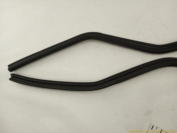 BMW Z3 Trunk Lid Weatherstrip