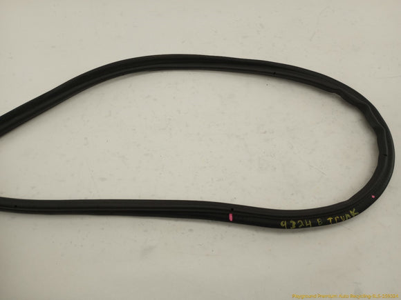 BMW Z3 Trunk Lid Weatherstrip