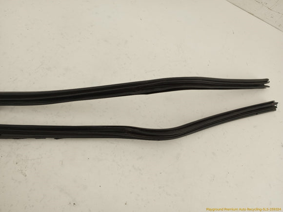 BMW Z3 Set Of Upper Door Seal Weatherstrips