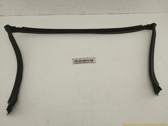 BMW Z3 Front Windshield Seal Weatherstrip