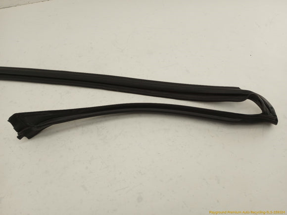 BMW Z3 Front Windshield Seal Weatherstrip