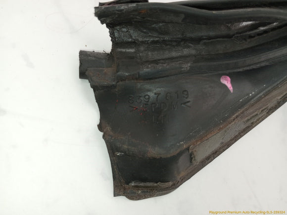 BMW Z3 Front Windshield Seal Weatherstrip