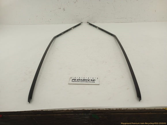 Land Rover Evoque Pair Of Front Door Upper Seal Moldings