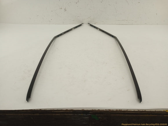 Land Rover Evoque Pair Of Front Door Upper Seal Moldings