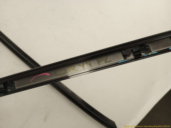 Land Rover Evoque Pair Of Front Door Upper Seal Moldings