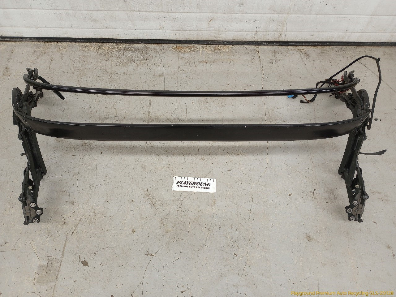 BMW Z4 Convertible Top Frame | Playground PAR