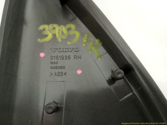 Volvo V70 Set Of Front Right Door Interior Trim