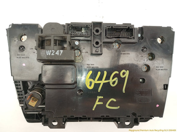 Volvo V70 Climate Control Panel