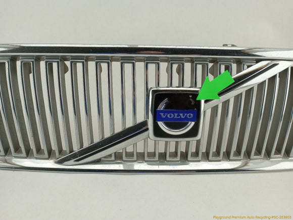 Volvo V70 Front Bumper Radiator Grille