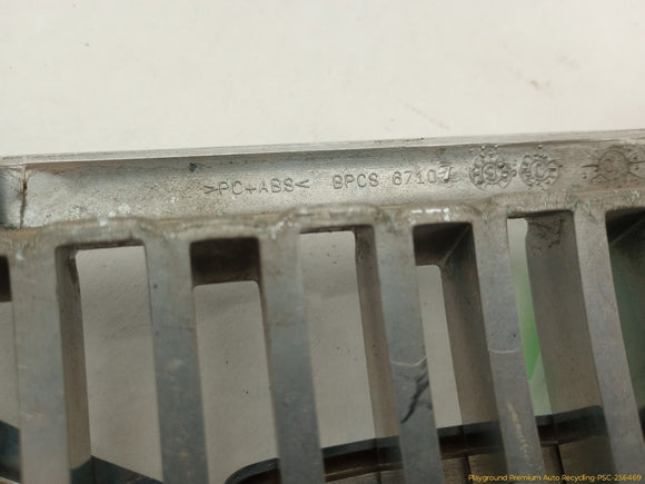 Volvo V70 Front Bumper Radiator Grille