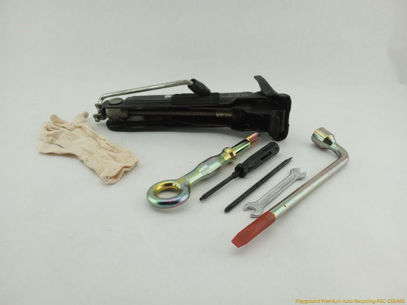 Volvo V70 Vehicle Jack And Tools