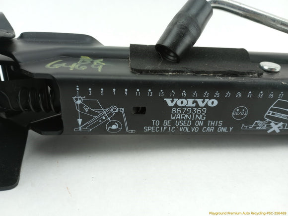 Volvo V70 Vehicle Jack And Tools