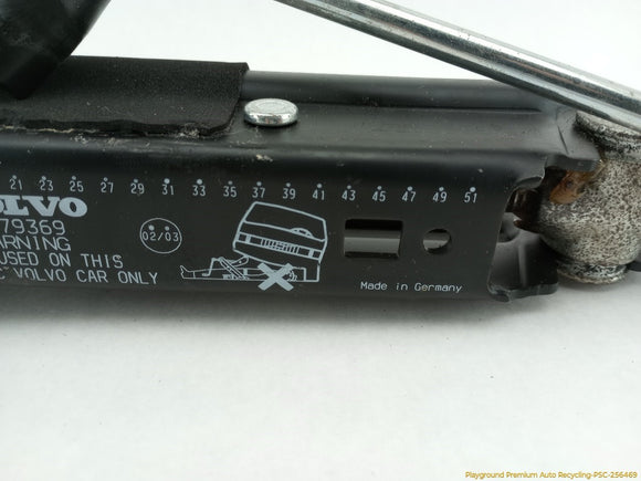 Volvo V70 Vehicle Jack And Tools