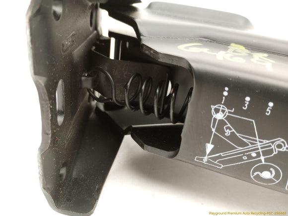 Volvo V70 Vehicle Jack And Tools