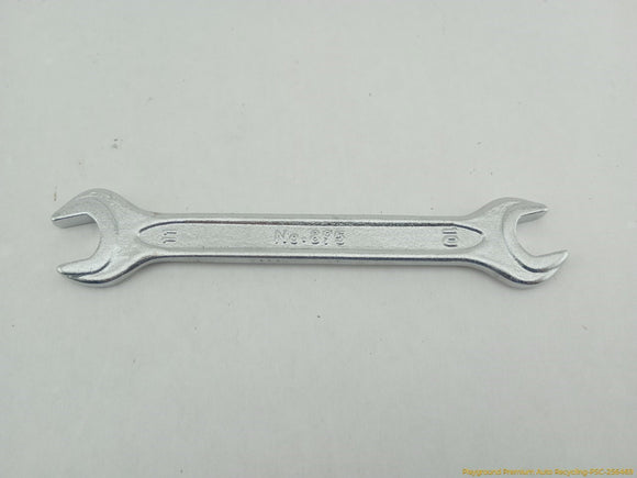 Volvo V70 Vehicle Jack And Tools