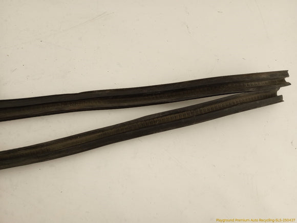 Pontiac Fiero Set Of Front Hood Seal Weatherstrip